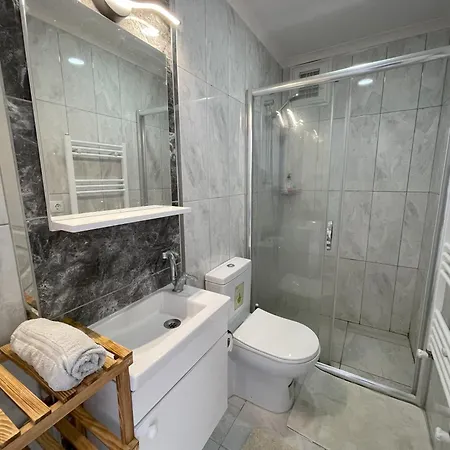 Apartment Levent Metro & Mall Access