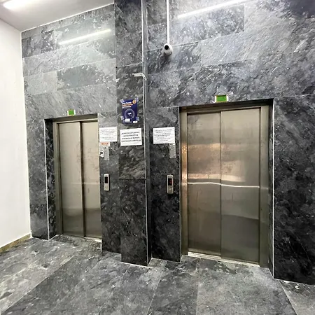 Apartment Levent Metro & Mall Access